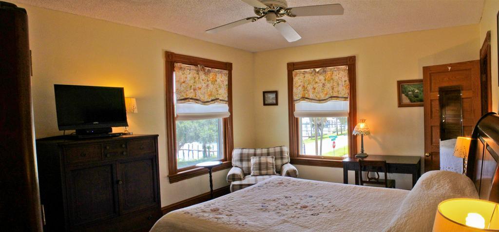 Night Swan Intracoastal Bed & Breakfast New Smyrna Beach