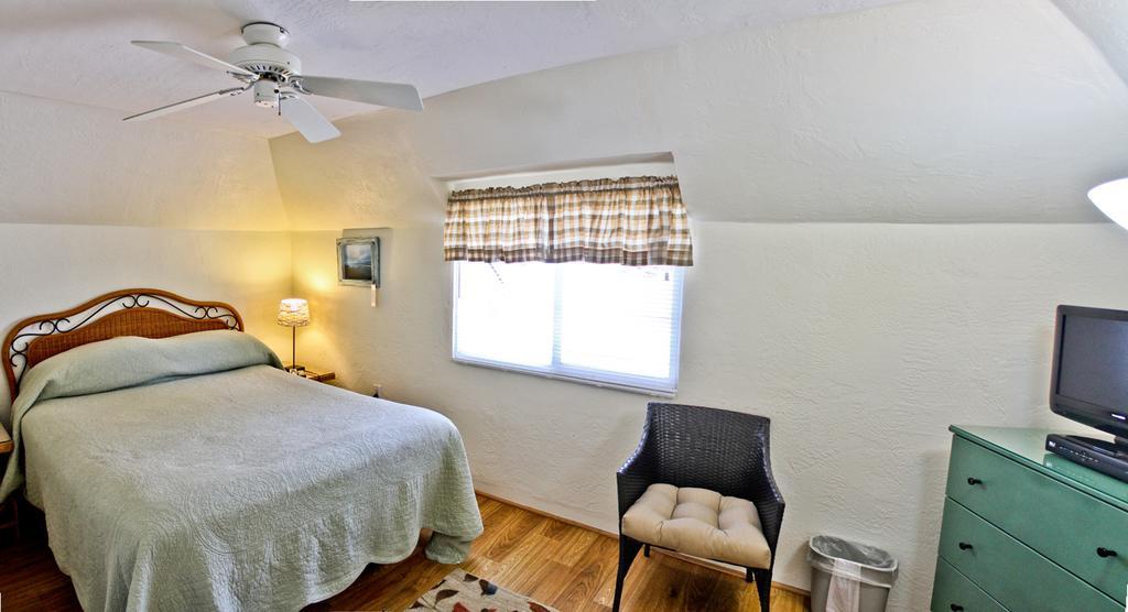 Night Swan Intracoastal Bed & Breakfast