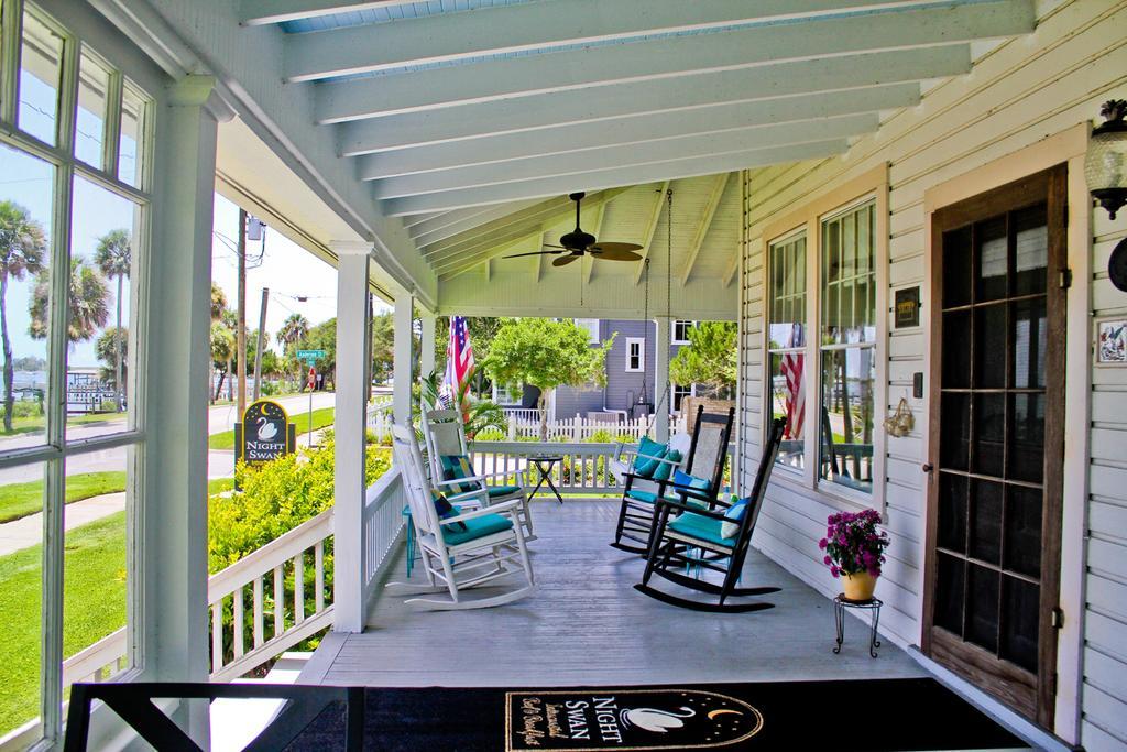 Bed & Breakfast Night Swan Intracoastal
