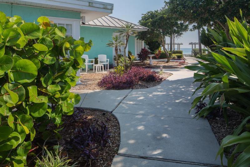 Hotel Coconut Palms New Smyrna Beach