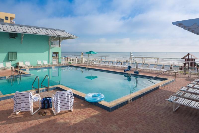 Coconut Palms Hotel 2*