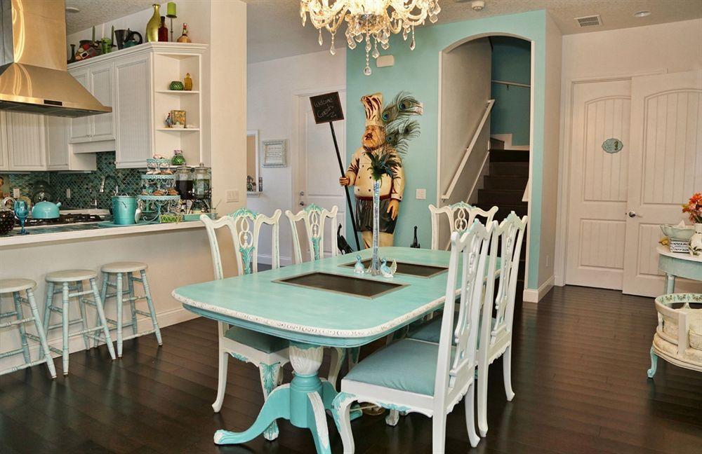 Bed & Breakfast On The Avenue 4*