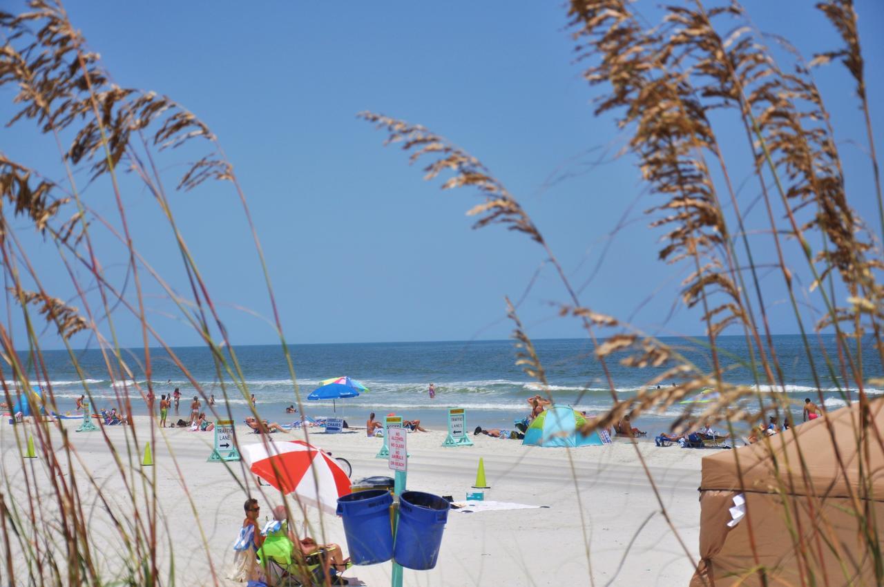 The Moontide Condominium 3*