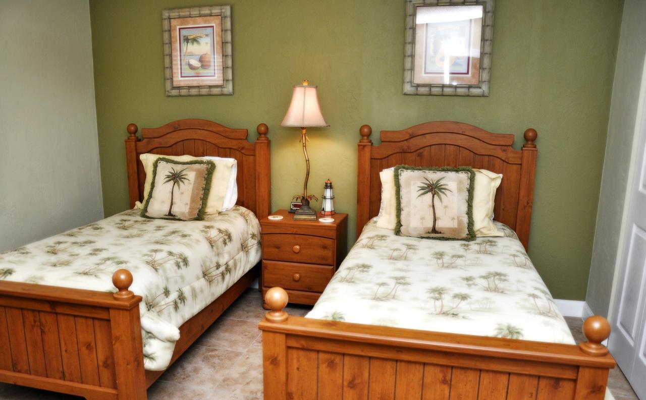 The Moontide Condominium 3*