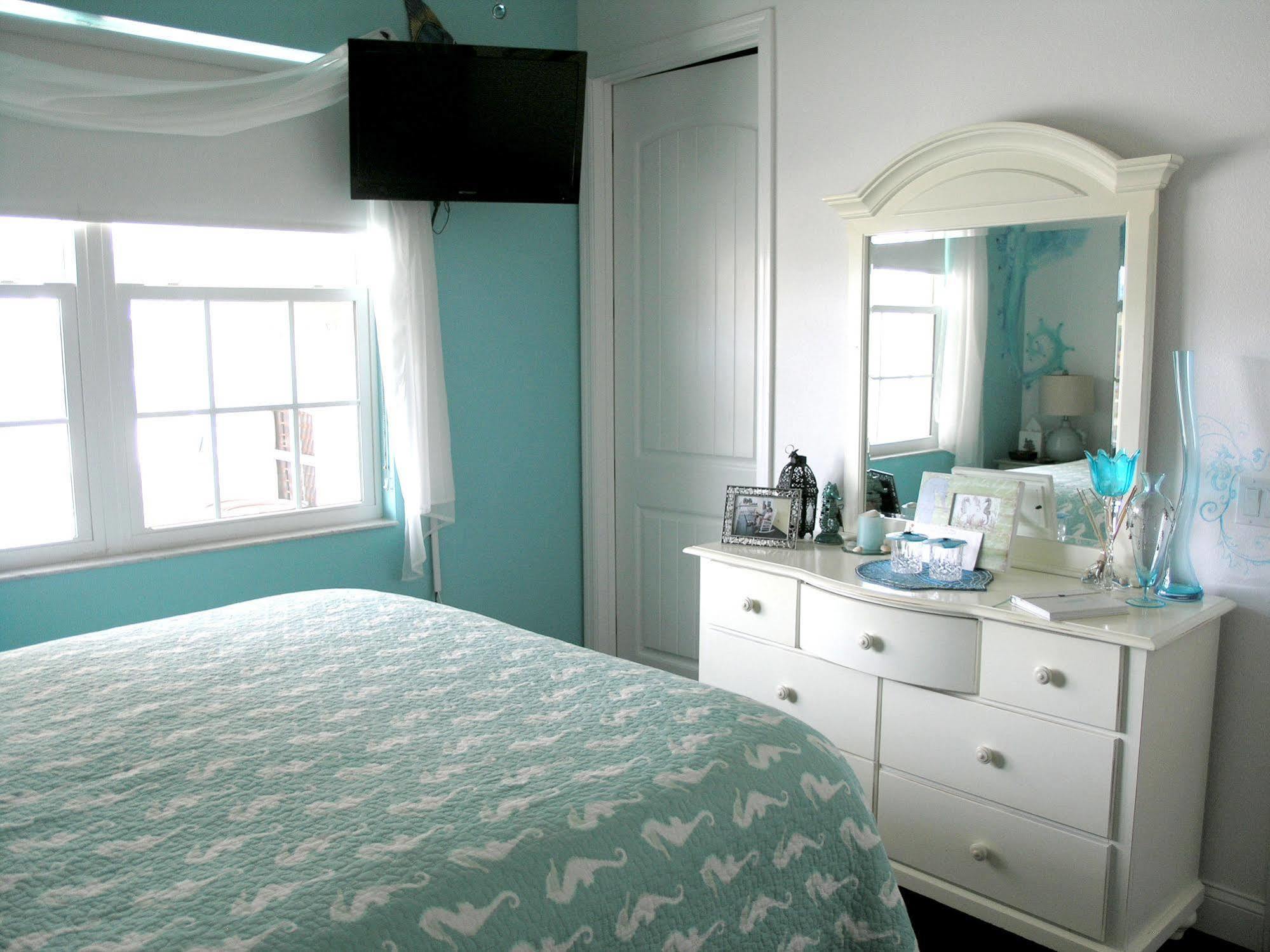 Bed & Breakfast On The Avenue