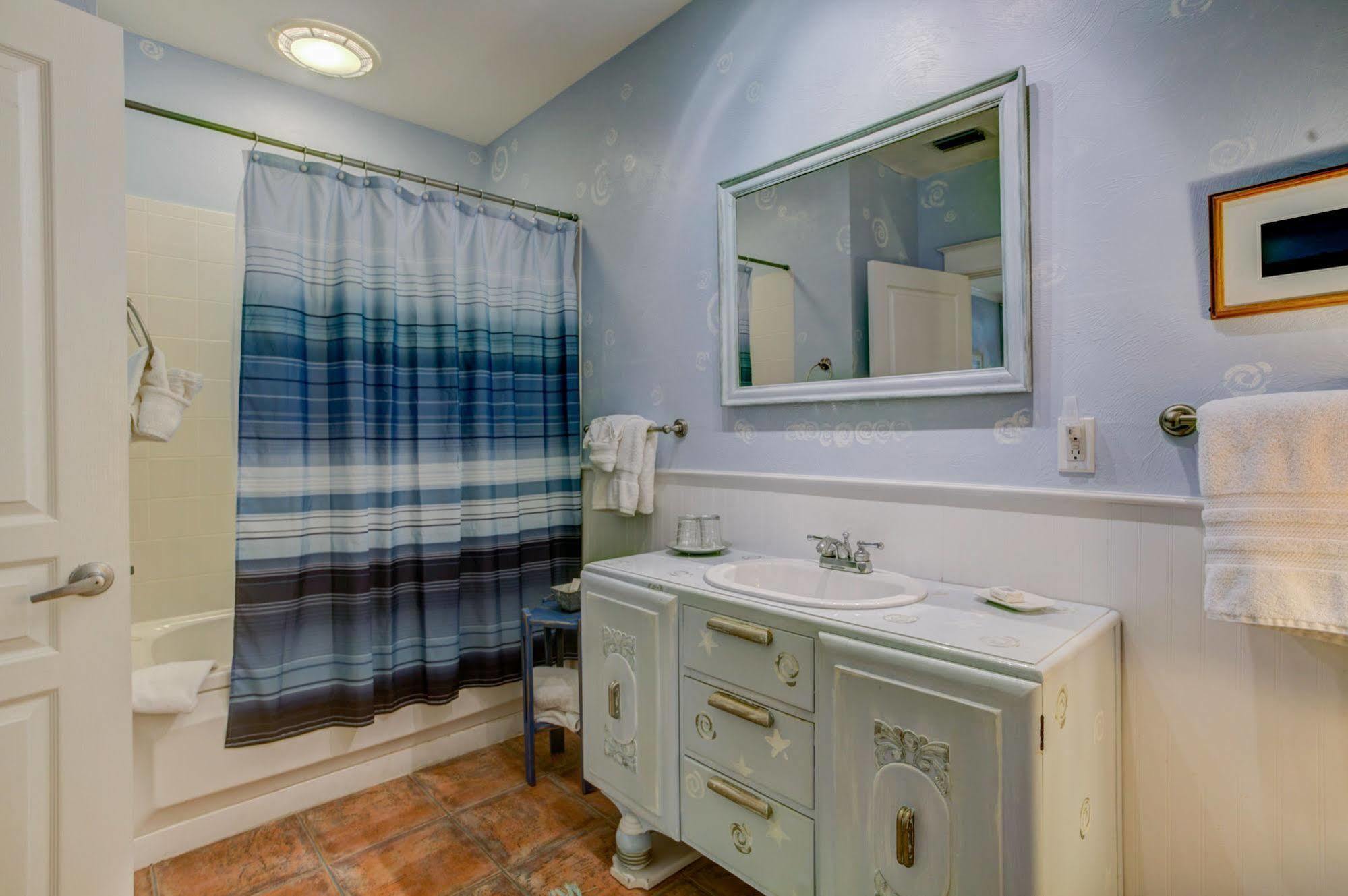 Anchor Nsb Bed & Breakfast