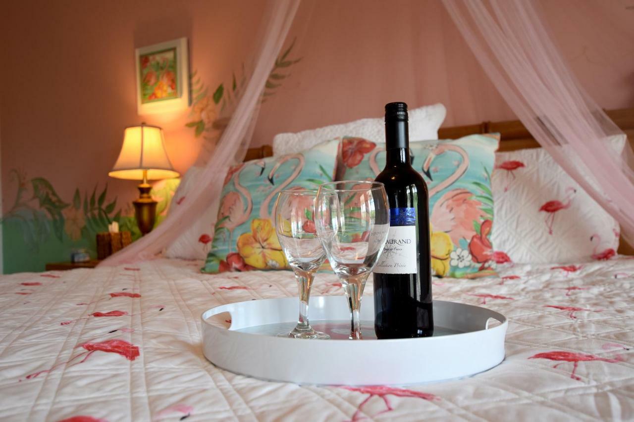 On The Avenue Bed & Breakfast New Smyrna Beach