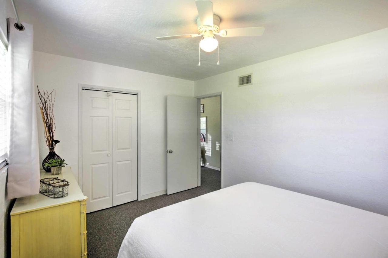 New Smyrna Abode With Fire Pit, Walk To Beach! Holiday home *