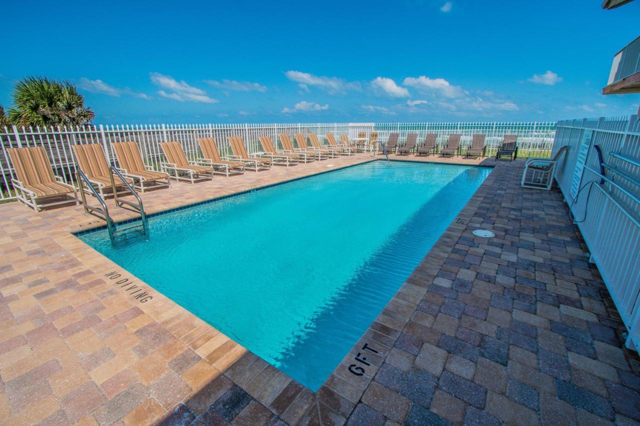 Ocean Club Apartment