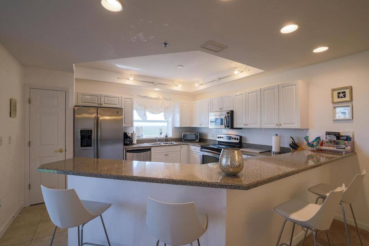 3 Bedroom 2 Bath Oceanwalk With Estuary Views Apartment *