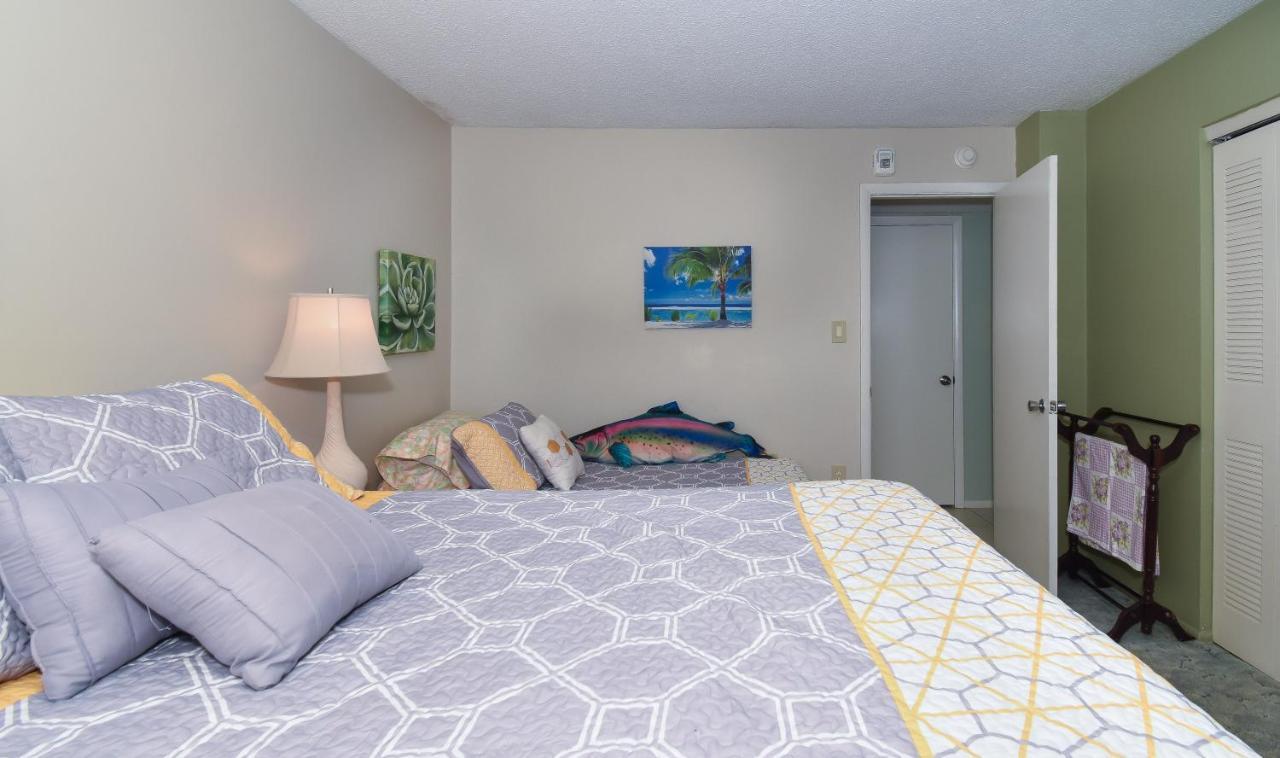 Pt608 - Family Friendly Beachfront 22 - Walk To Shoppingdining Apartment *