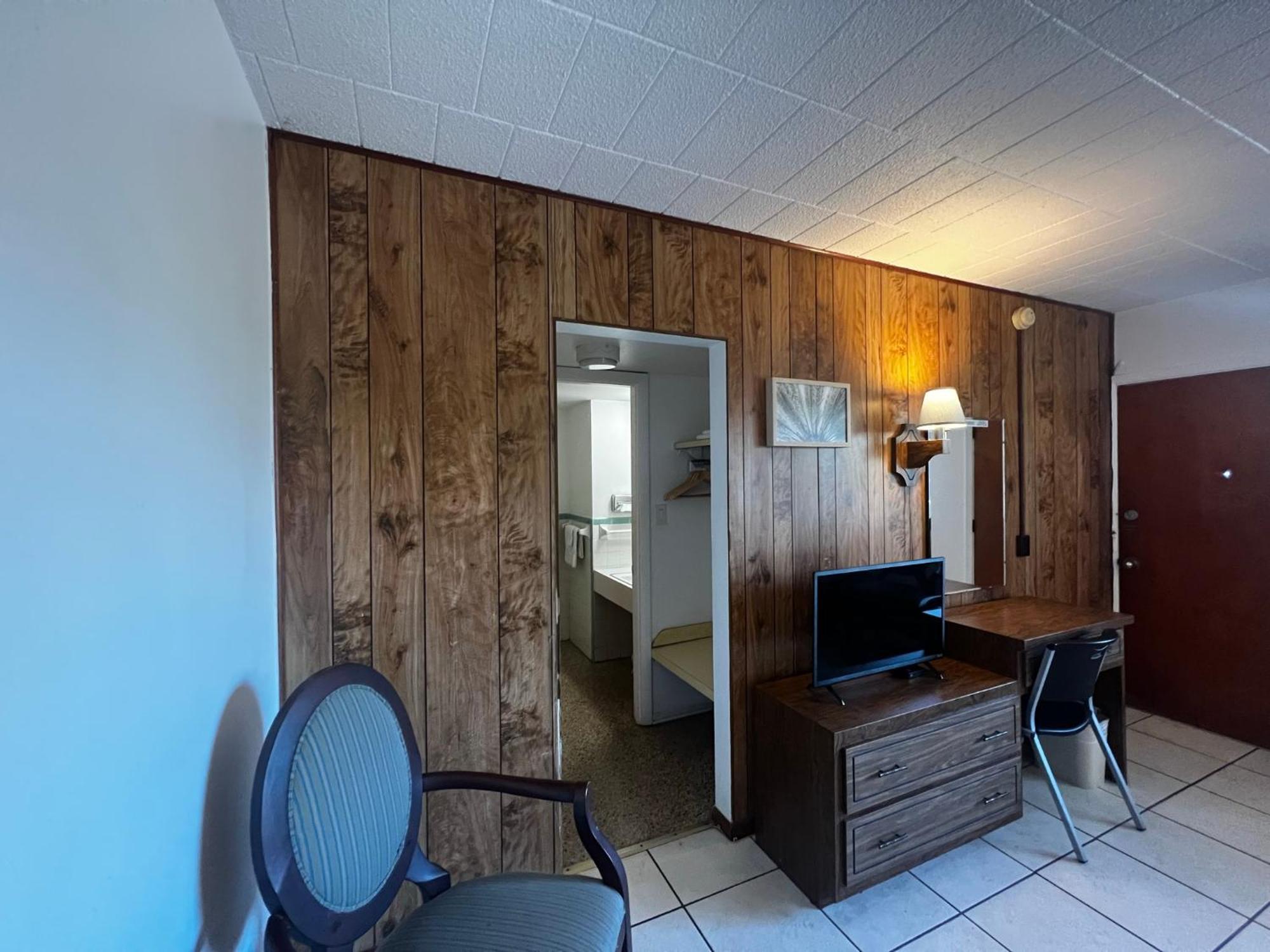 Nocturne Motel