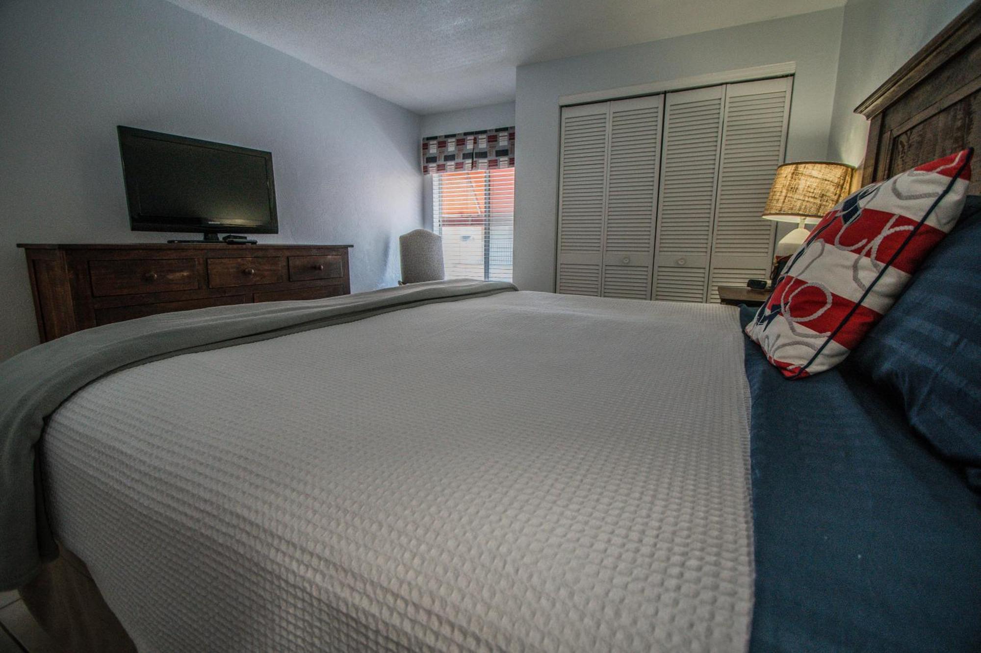 Ocean Club Apartment