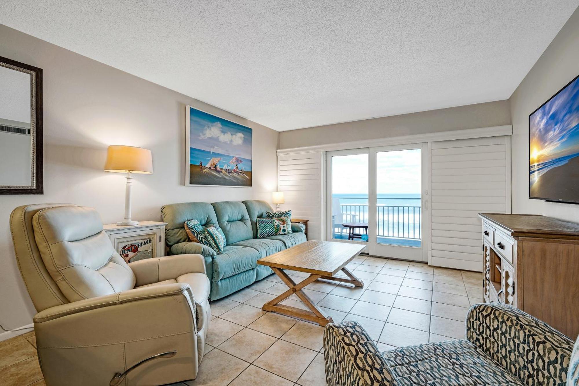 Holiday home Direct Oceanfront Condo, No-drive Beach, Great View From Private Balcony New Smyrna Beach