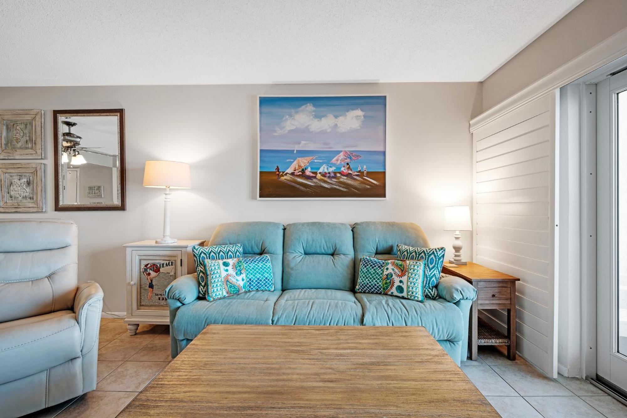 Direct Oceanfront Condo, No-drive Beach, Great View From Private Balcony Holiday home