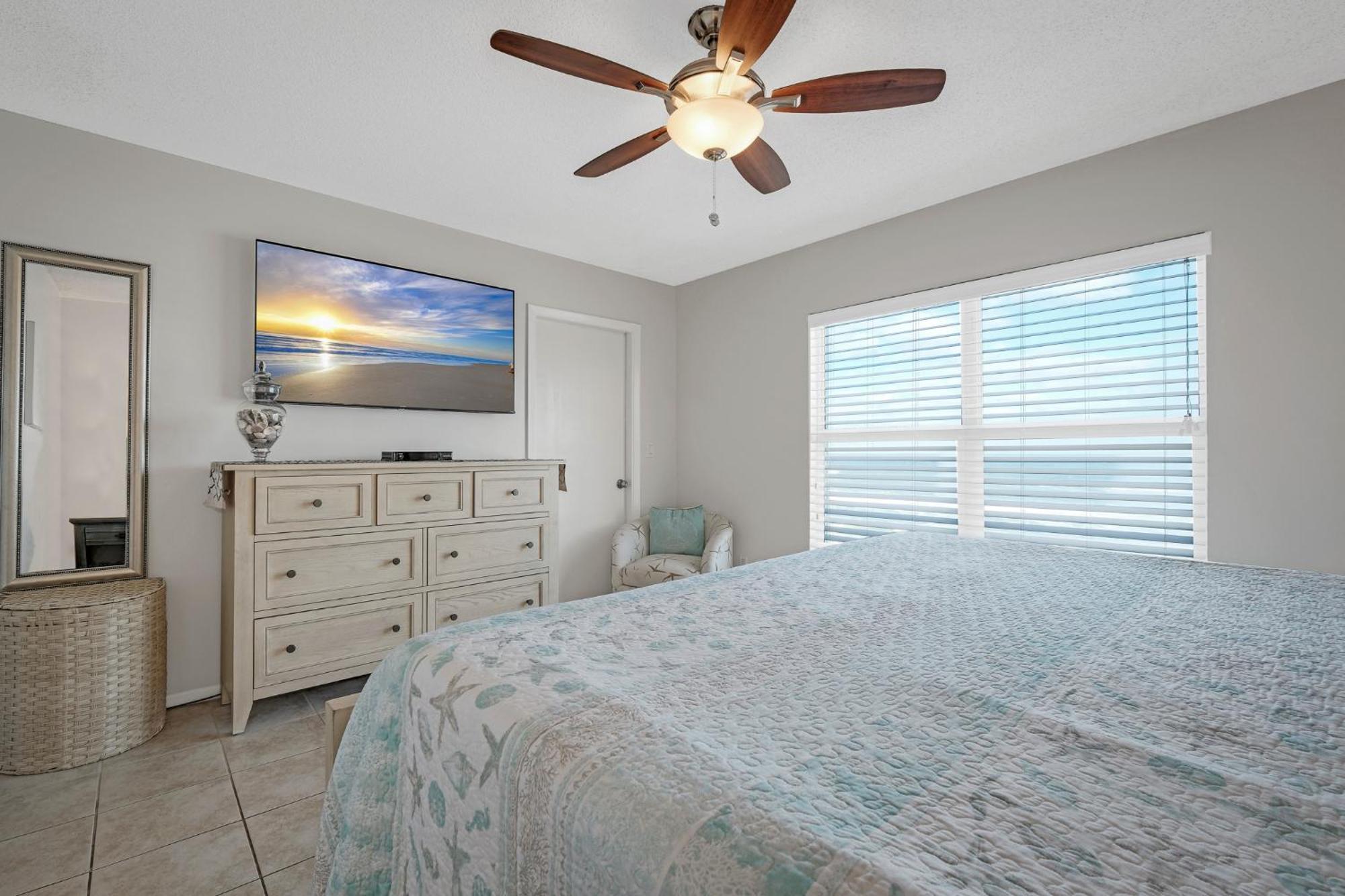 Holiday home Direct Oceanfront Condo, No-drive Beach, Great View From Private Balcony New Smyrna Beach