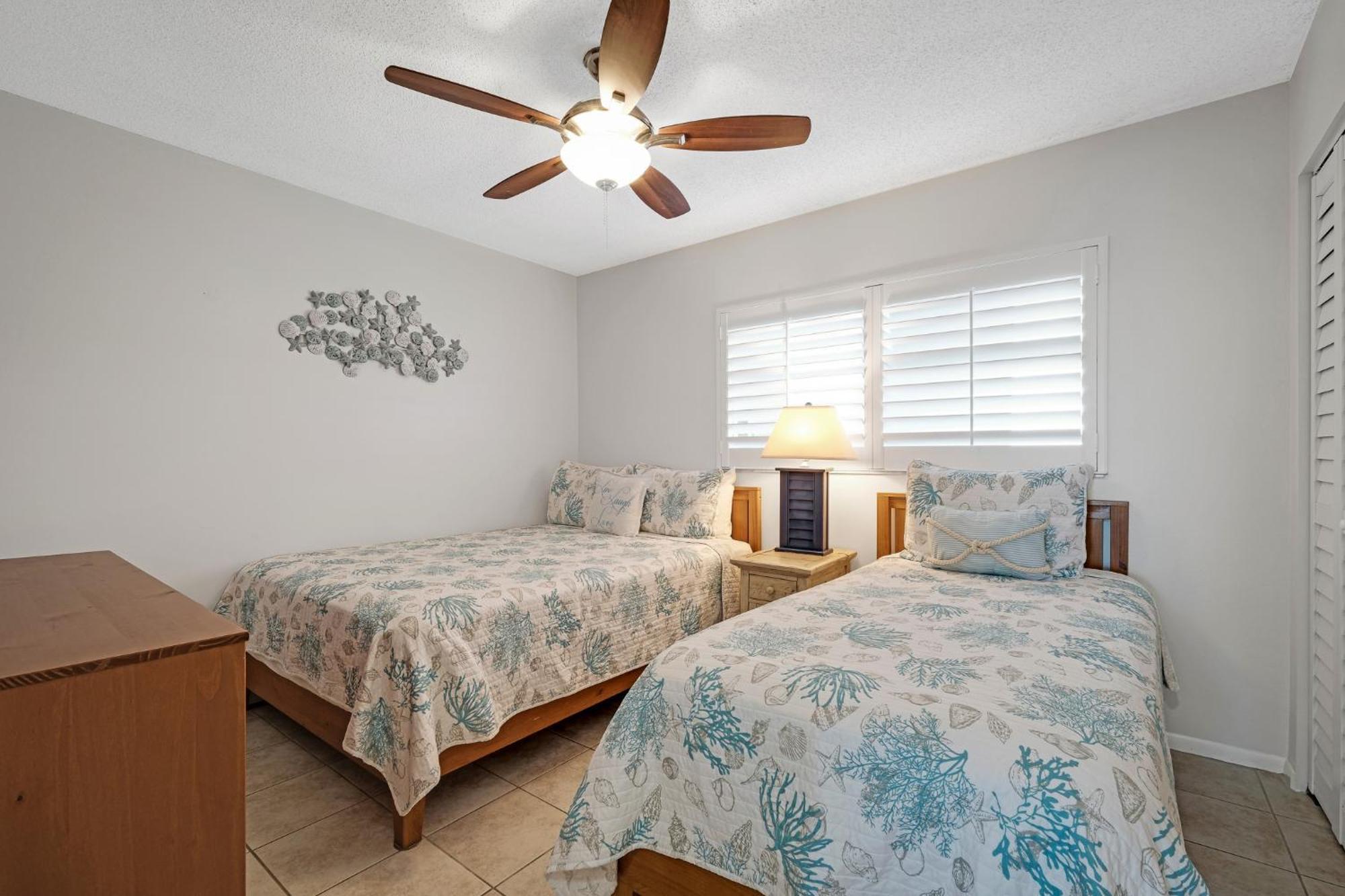 Direct Oceanfront Condo, No-drive Beach, Great View From Private Balcony *